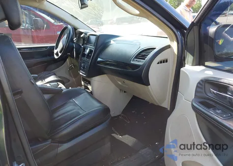 2014 Chrysler Town & Country Touring z USA, uszkodzony, nr VIN 2C4RC1BG2ER124461